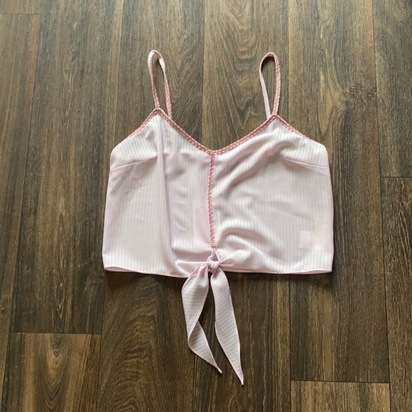 NWT Haylee Top in Pink - Picture 2 of 9